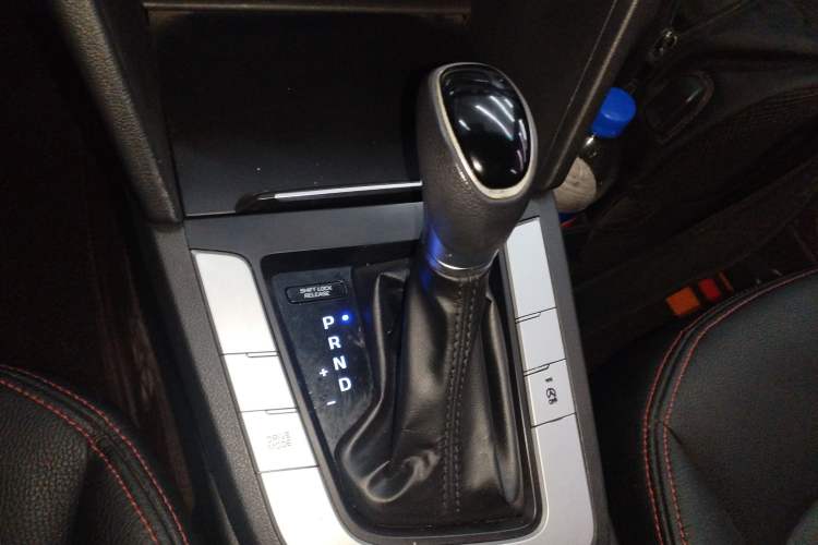 Used Hyundai Elantra 2016 1.6L Automatic ZhiXuan – Elite Version