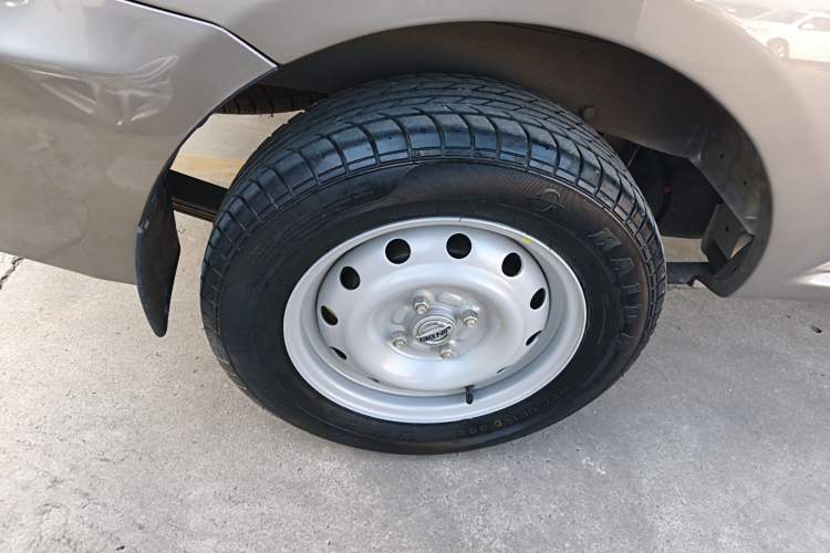 Used Jinbei Hiace X30 2023 1.5L Wealthy-Style Passenger Van 5/6/7-Seater Non-Air-Conditioned Version SWC15M
