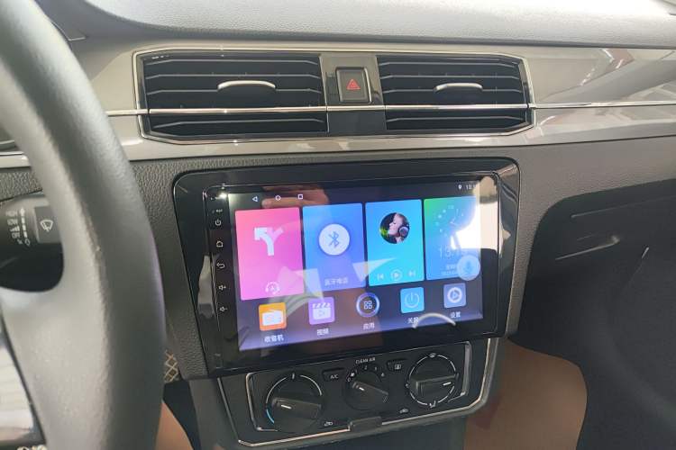 Used Volkswagen Santana 2016 1.6L Automatic Comfort Edition