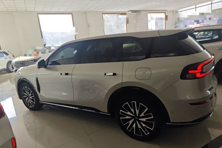 Used  Q07 2025 215 Flagship PLUS
