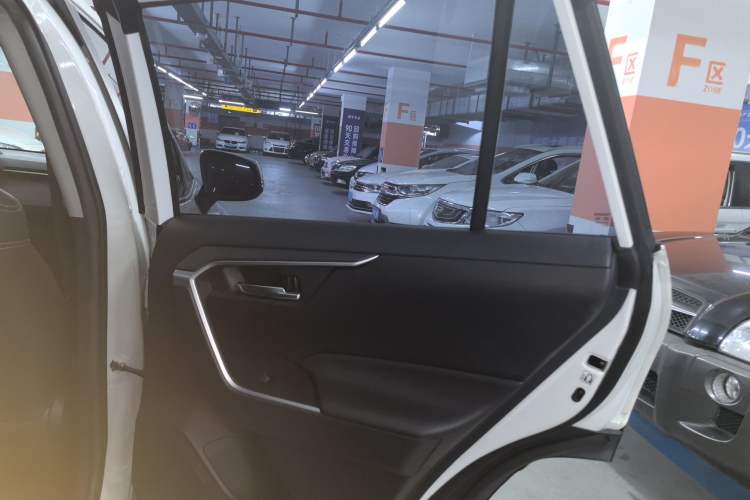 Used Toyota RAV4 2020 2.0L CVT 4x4 Trend Edition
