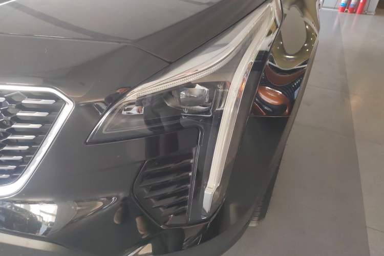 Used Cadillac XT4 2021 28T Two-Wheel Drive Luxury Version
