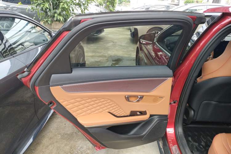 Used BYD Han 2022 DM-i 121KM Prestige Model
