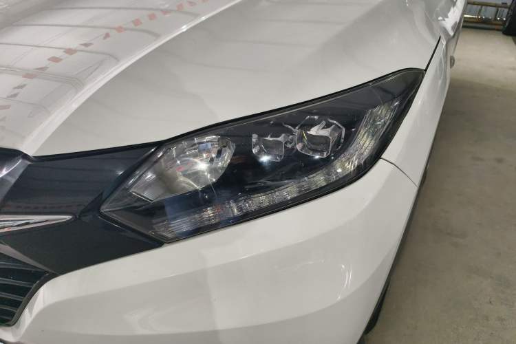 Used Honda Vezel 2017 1.8L CVT Front-Wheel Drive Pioneer Edition