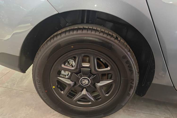 Used BYD Qin PLUS 2025 DM-i Smart Drive 55KM Leading Model
