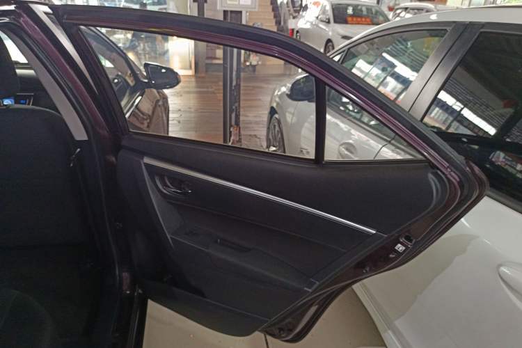 Used Toyota Levin 2017 Revised Dual-Engine 1.8H GS E-CVT Elite Sunroof Version China V Standard
