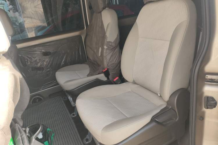 Used Wuling Rongguang V 2018 1.5L Standard Version