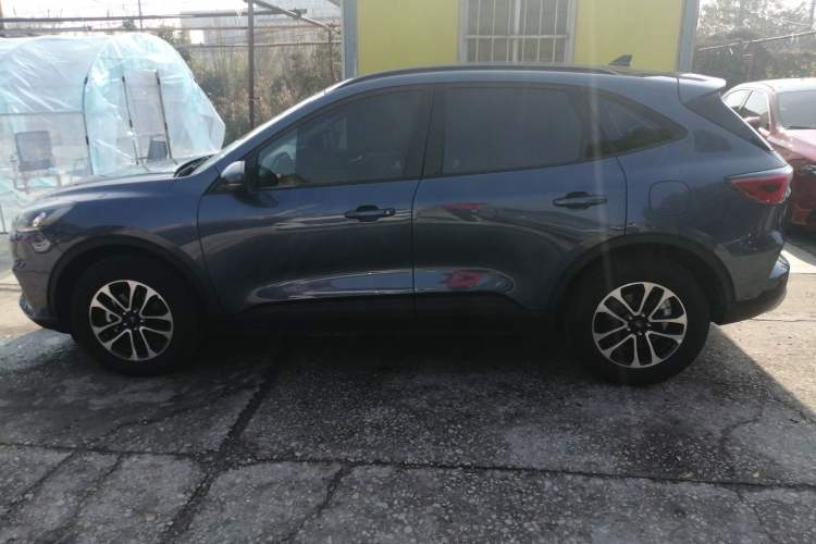 Used Ford Escape 2024 EcoBoost 245 Two-Wheel-Drive Comfort Edition
