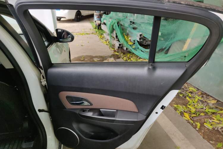 Used Chevrolet Cruze 2013 Hatchback 1.6L Automatic Luxury Model
