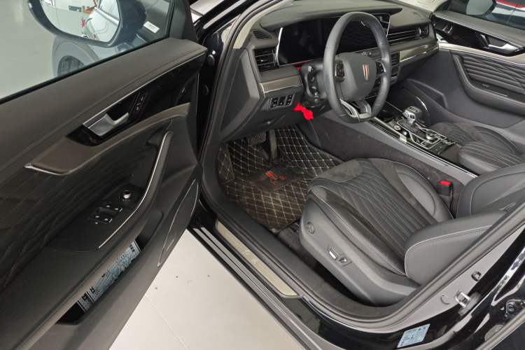 Used Hongqi HS5 2022 Facelifted Version 2.0T Smart Connect Flagship All-Wheel-Drive Edition
