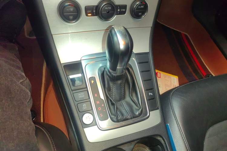 Used Volkswagen Magotan 2016 1.8TSI Luxury Comfort Model
