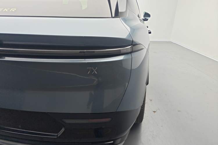 Used Zeekr 7X 2025 100 kWh Long-Range Rear-Wheel Drive with Intelligent Driving Features
