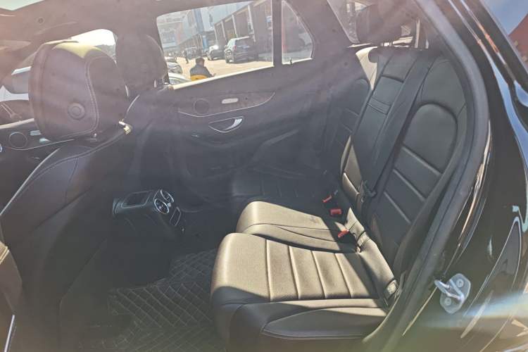 Used Mercedes-Benz GLC 2020 Facelift GLC 260 L 4MATIC Luxury Edition
