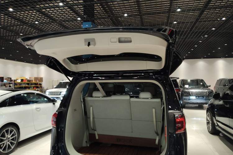 Used Buick GL8 2023 ES Lu Zun Comfort Model
