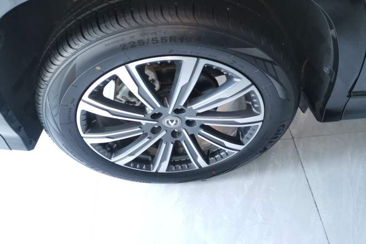 Used Changan CS75 PLUS 2024 3rd Generation Champion Edition 1.5T Intelligent Drive Dynamic Model
