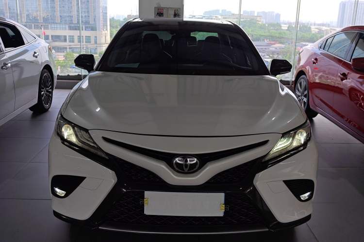 Used Toyota Camry 2019 2.5S FENGSHANG Version China VI Standard
