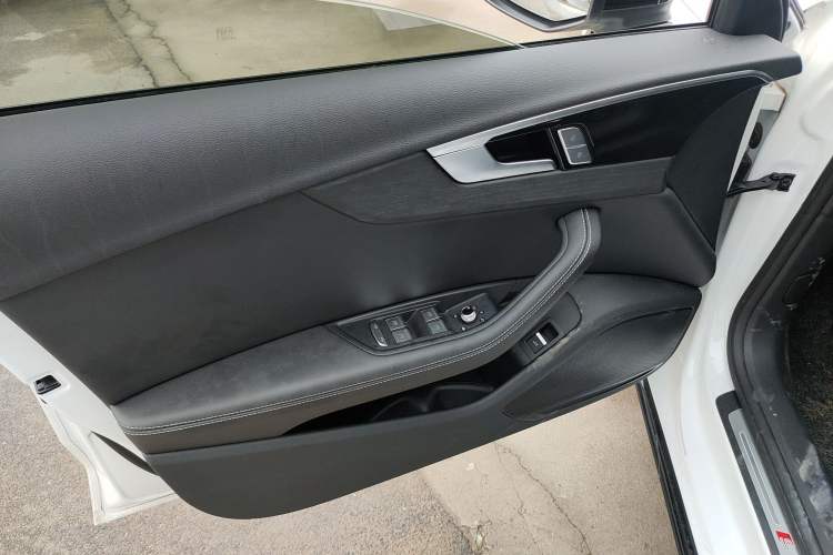 Used Audi A4L 2024 40 TFSI Luxury Dynamic Edition
