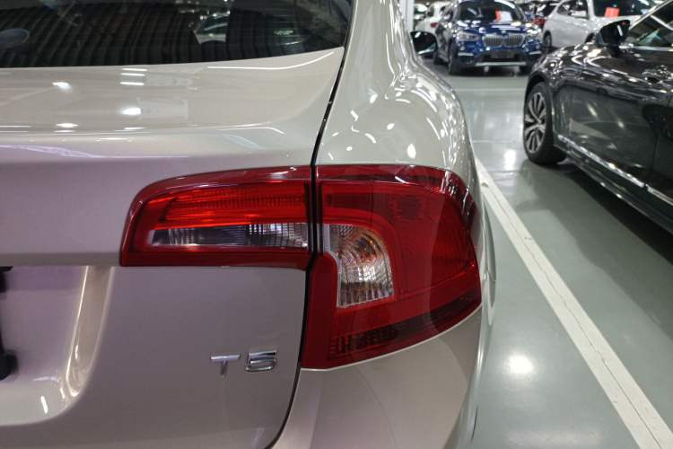 Used Volvo S60 2019 S60L T5 Smart Range Edition
