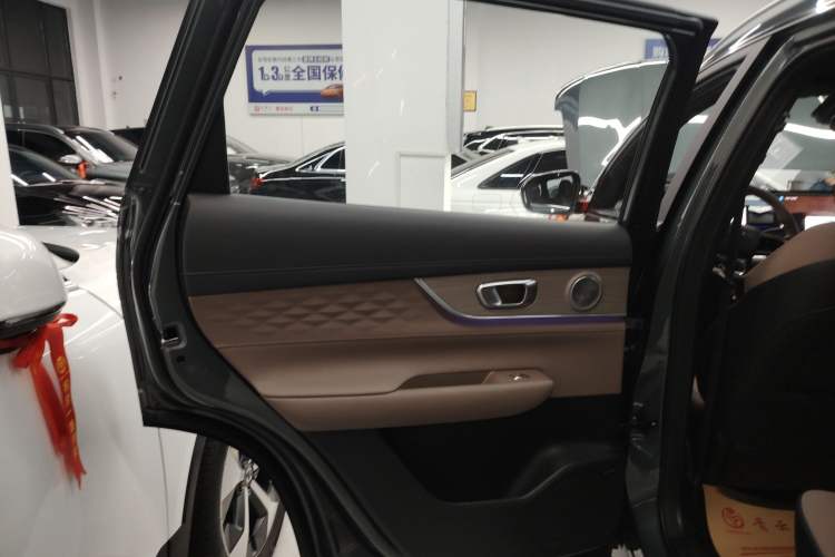 Used Chery Tiggo 8 PLUS 2025 290TGDI DCT Prestige 5-Seater
