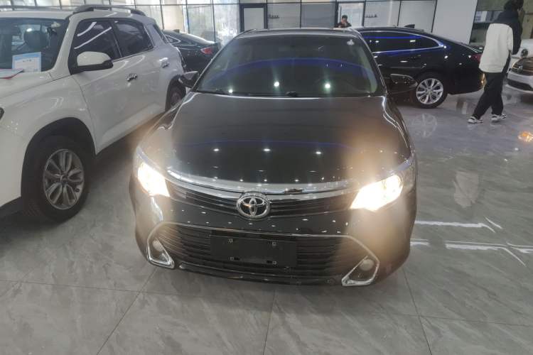 Used Toyota Camry 2016 2.0G 10th Anniversary Leading Edition
