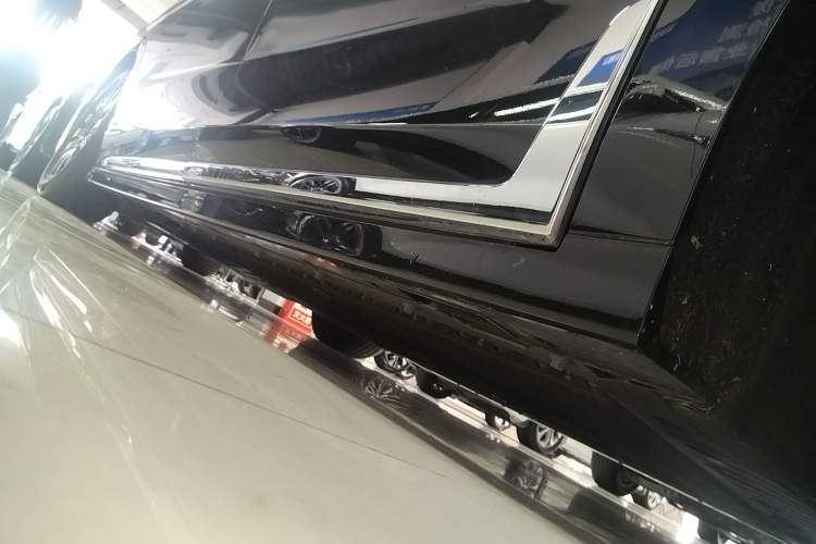 Used VOYAH Dream 2025 EV Four-Wheel Drive Flagship Kunpeng Edition