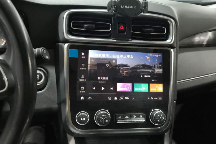 Used Lynk & Co 01 2019 2.0T Two-Wheel Drive Zhaopu Version China VI Standard
