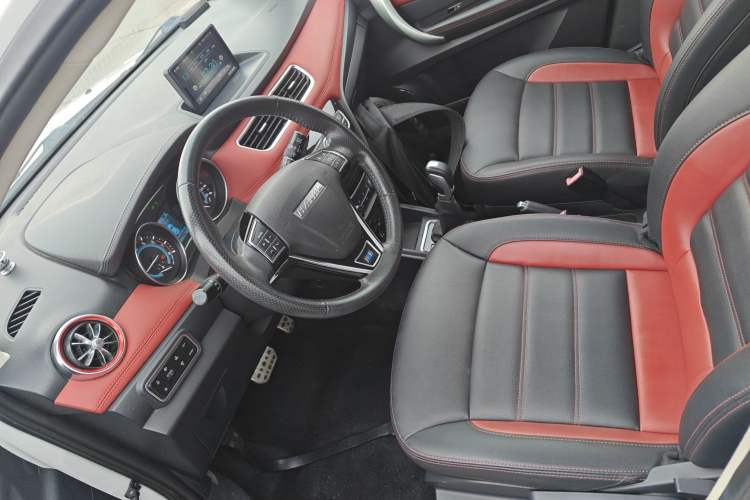 Used Haval H1 2016 Blue Label 1.5L AMT Luxury Model
