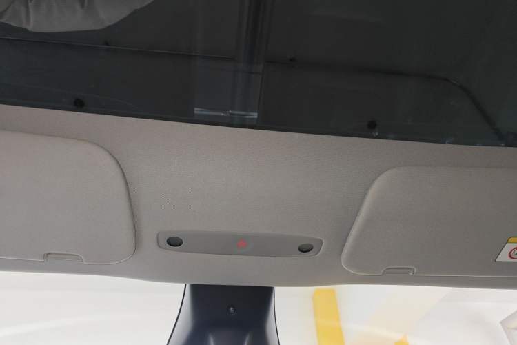 Used Tesla Model Y 2025 Rear-Wheel-Drive Version
