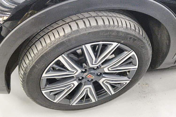 Used Hongqi HS5 2022 Facelifted Version 2.0T Smart Connect Flagship All-Wheel-Drive Edition
