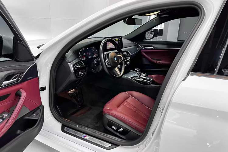 Used BMW 5 Series 2021 Facelifted 530Li xDrive M Sport Package
