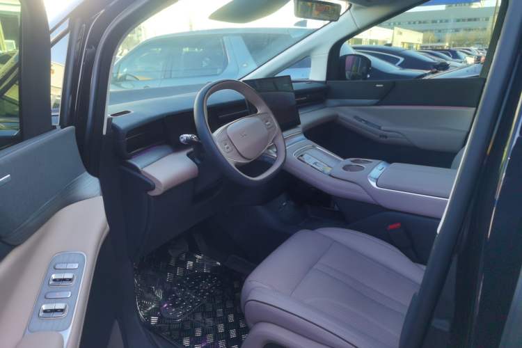 Used XPeng X9 2025 740 Ultra-Long Range Max