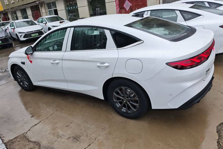 Used BYD Qin L 2025 DM-i Smart Drive 80KM Leading Model
