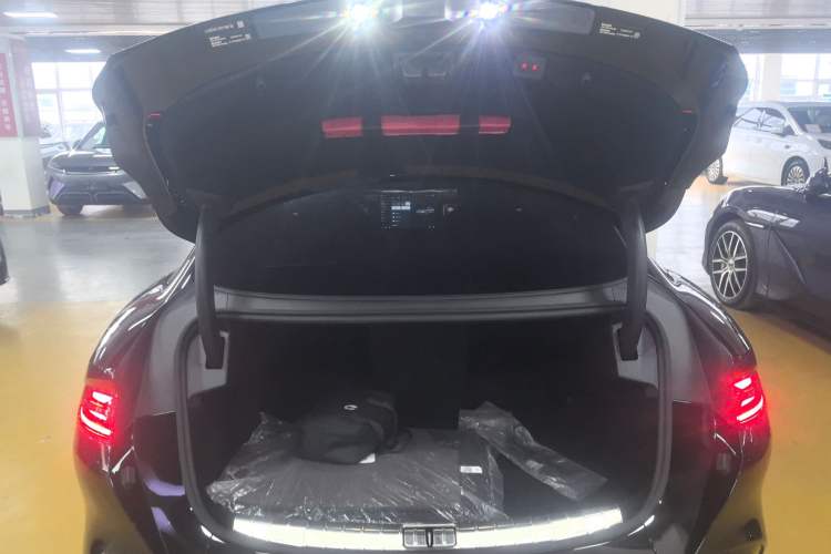 Used Denza Z9 2024 1100 km Four-Wheel Drive Max Version