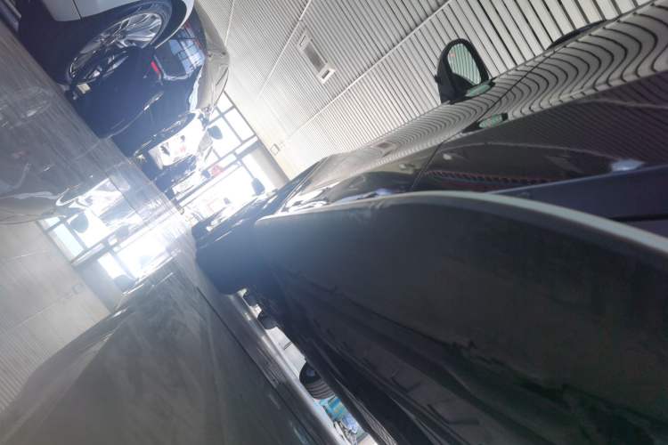 Used Mercedes-Benz GLC 2018 Facelift GLC 260 4MATIC Luxury Edition
