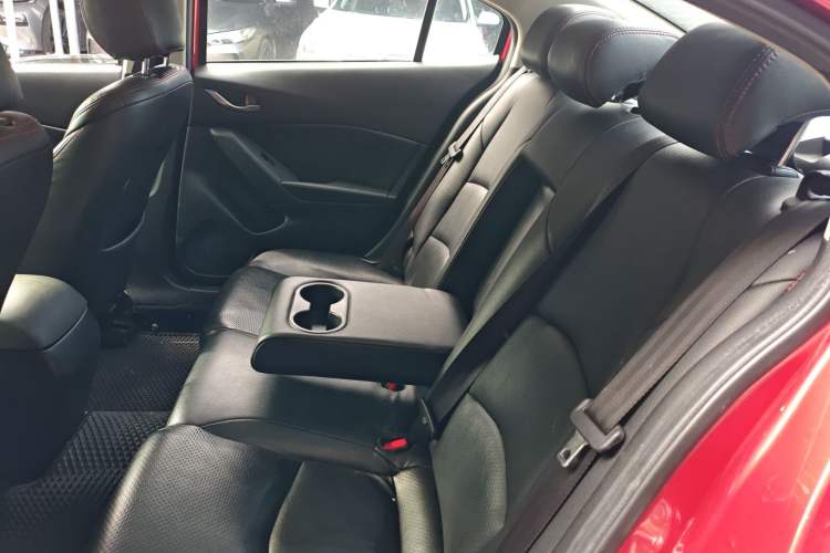 Used Mazda Mazda 3 Axela 2016 Sedan 1.5L Automatic Comfort Model