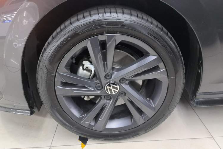 Used Volkswagen Golf 2023 Facelift 280TSI DSG R-Line Lite
