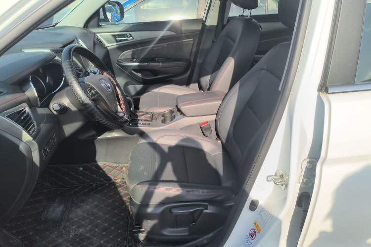 Used Changan CS75 2017 Shangkui Edition 1.5T Automatic Fengyue Model
