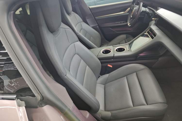 Used Porsche Taycan 2022-Year Updated Taycan