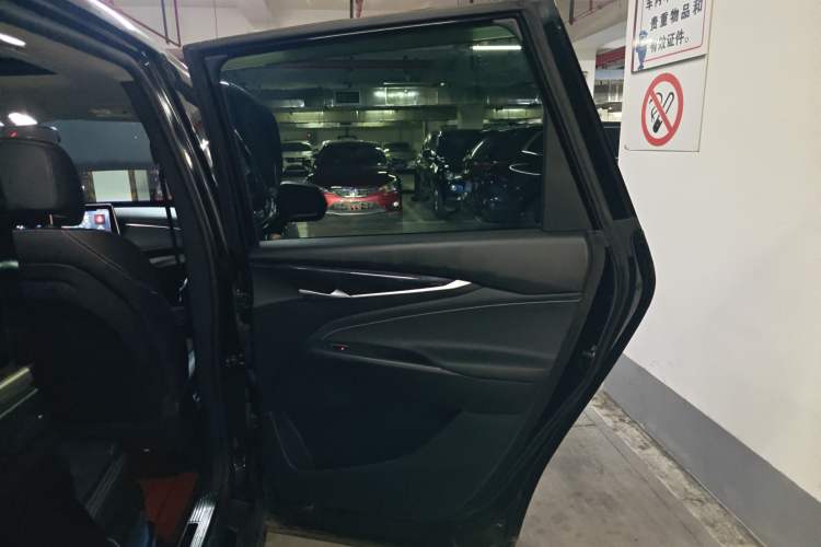 Used SAIC MAXUS EUNIQ 5 2020 1.3T PLUG-IN Luxury Edition
