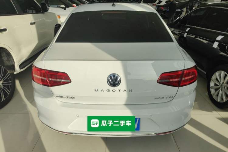 Used Volkswagen Magotan 2017 330TSI DSG Leading Model
