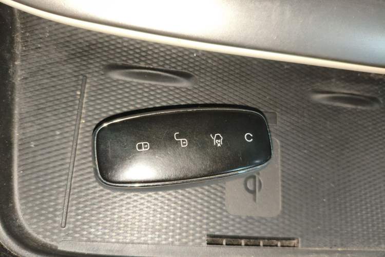 Used Denza D9 2024 DM-i 980 Four-Wheel Drive Flagship Model
