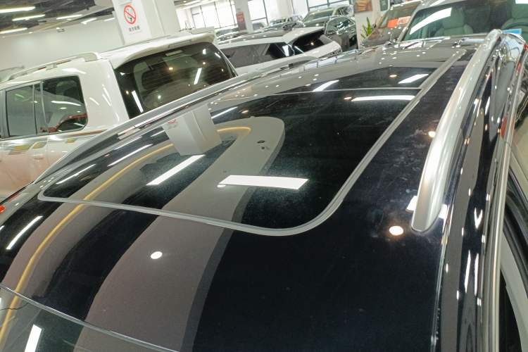 Used Volkswagen Tiguan L 2021 330TSI Automatic Two-Wheel Drive Smart Edition
