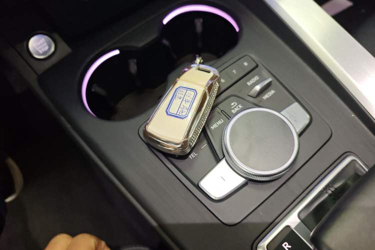 Used Audi A4L 2018 30th Anniversary Edition 40 TFSI Fashion Model
