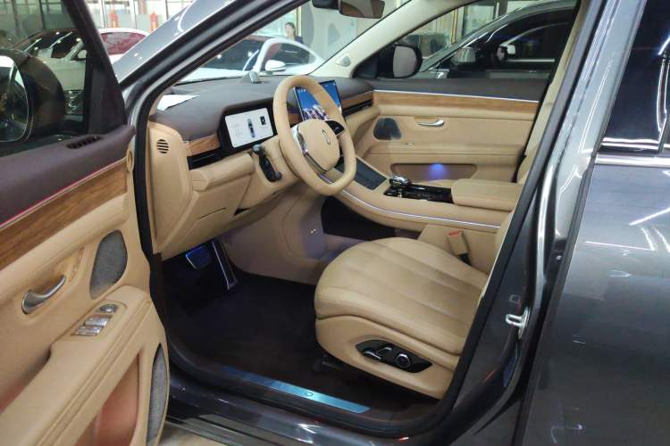 Used Hima AITO M7 2024 1.5T Rear-Drive Plus Version 5 Seats
