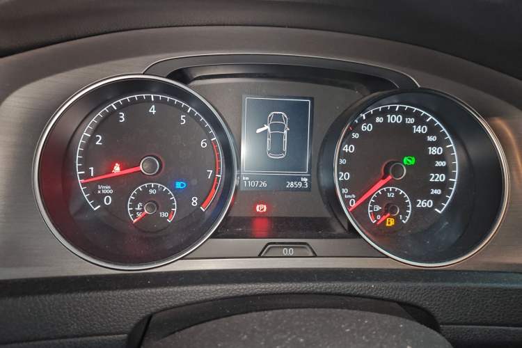 Used Volkswagen Golf 2016 230TSI Automatic Luxury Version
