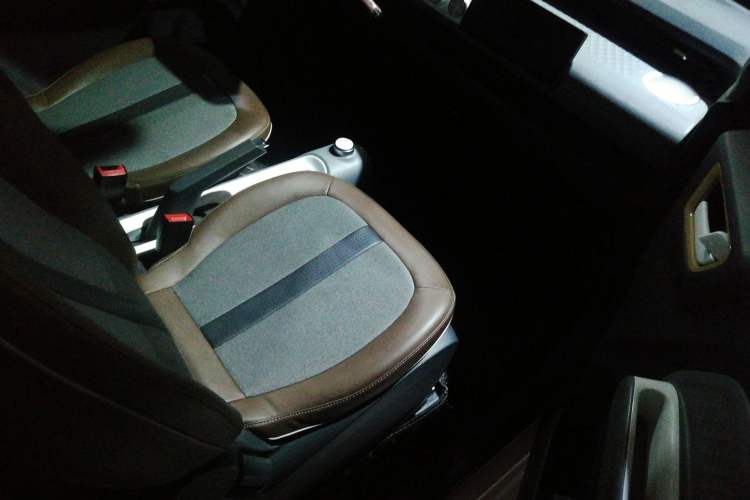 Used Wuling Hongguang MINIEV 2022 GAMEBOY 200km Gaming Edition with Lithium Iron Phosphate
