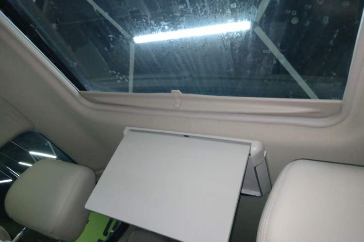 Used Buick GL8 2018 28T Luxury Model China VI Standard
