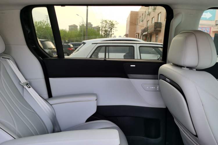 Used XPeng X9 2024 610 Long-Range Pro
