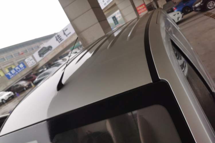 Used Wuling Hongguang V 2022 1.5L Jingqu Edition Enclosed-Window Vehicle with Electric Power Steering LAR
