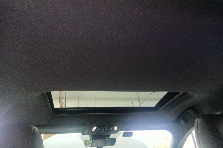 Used Toyota Granvia 2024 2.5L Hybrid Prestige PLUS Four-Wheel Drive Version
